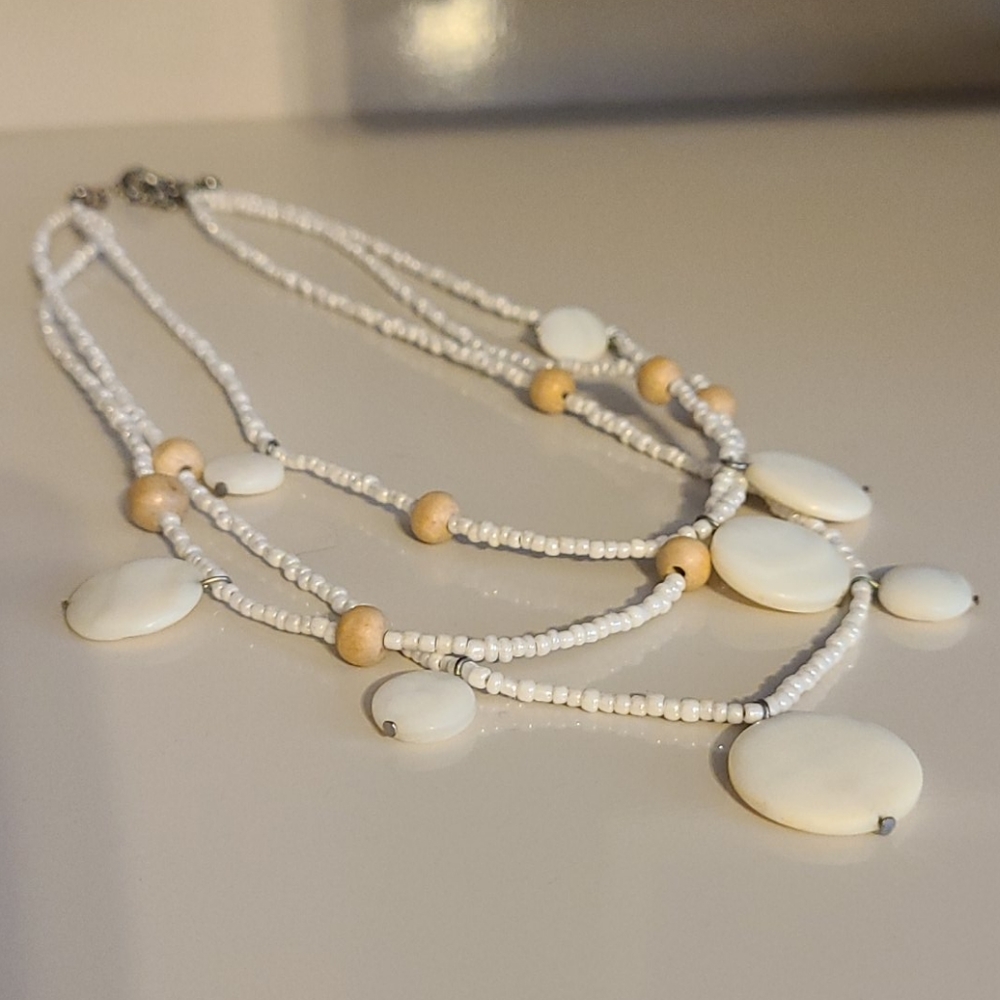 COSTUME JEWELRY NECKLACE